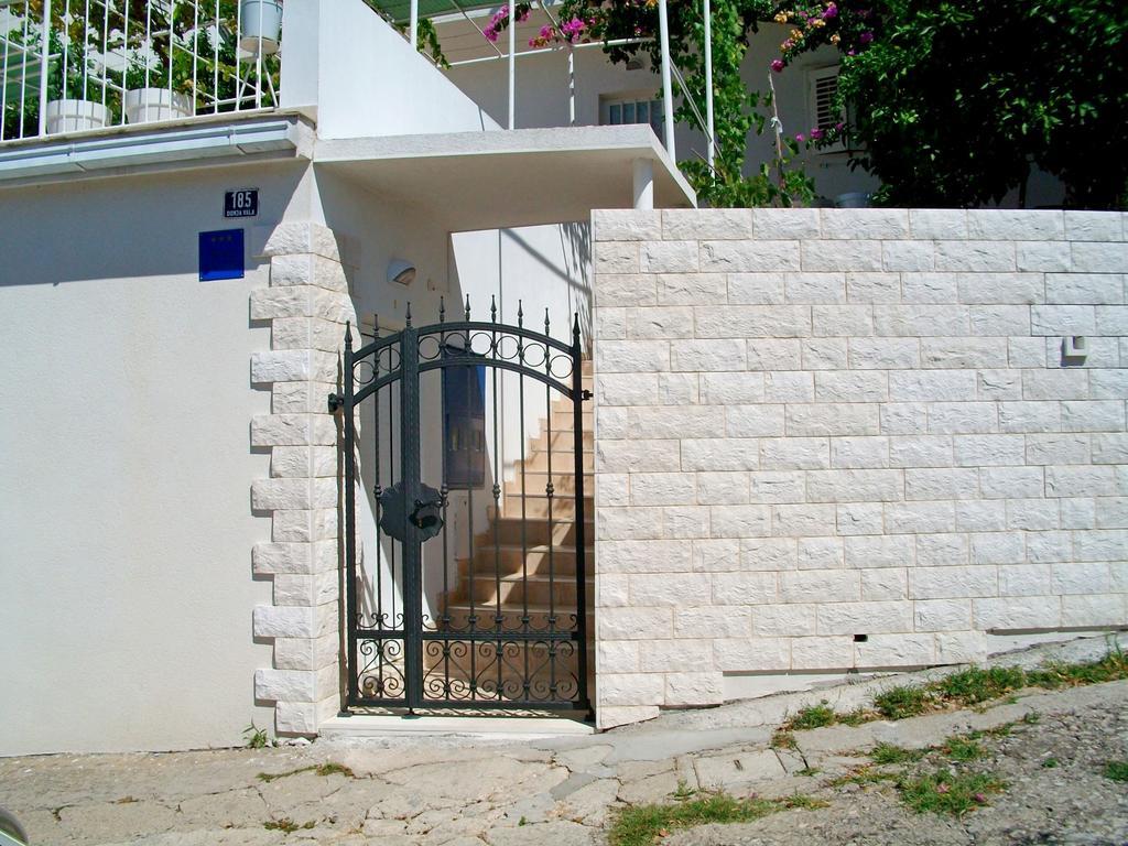 Apartment Ksenija Drvenik  Buitenkant foto