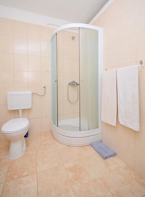 Apartment Ksenija Drvenik  Buitenkant foto